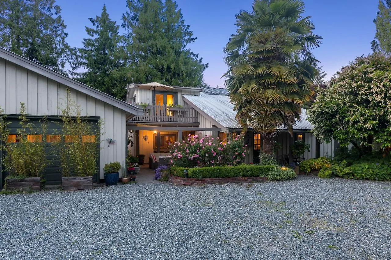 Hedgerow House Bed & Breakfast Ganges