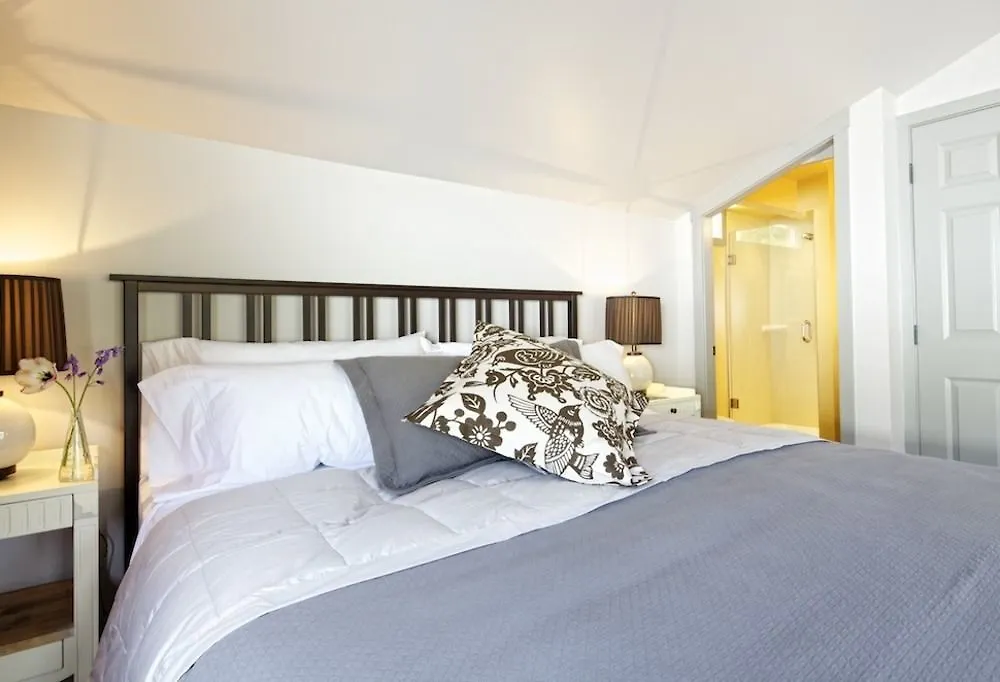 Hedgerow House Bed & Breakfast Ganges 3*,