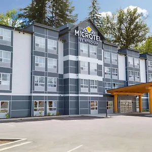 Microtel & By Wyndham Oyster Bay ** Ladysmith