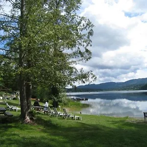 Acres Lakeside Salt Spring Island *** Ganges